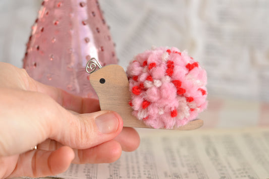 Pom Pom Valentines Snail