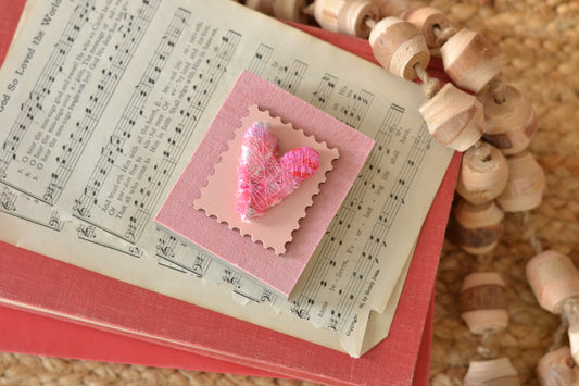 Small Pink Wrapped Heart Sign - V15