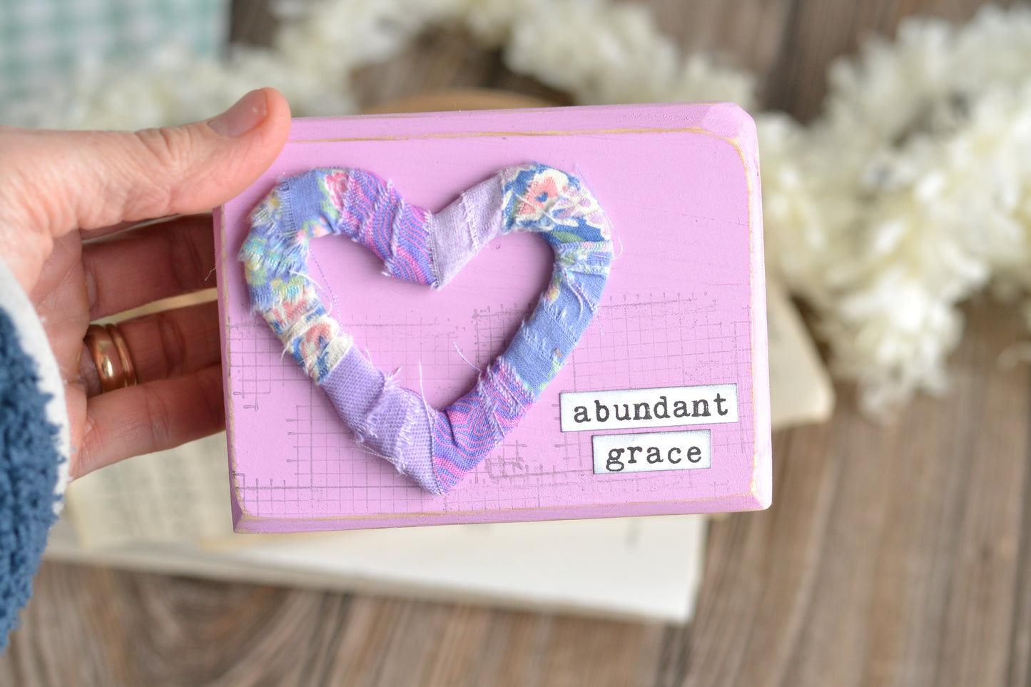 Chunky Lavender Wood Sign - Abundant Grace