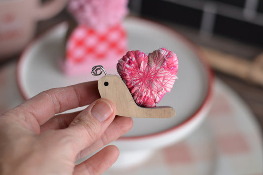 WRAPPED heart Valentine's Snail