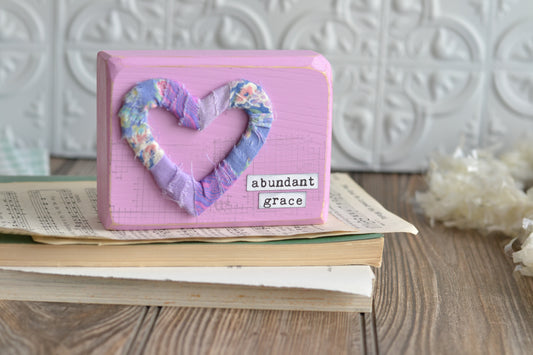 Chunky Lavender Wood Sign - Abundant Grace